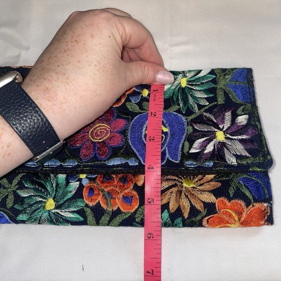 Embroidered Floral Clutch Wallet Pouch Card Holder Colorful Flowers Snap Close - Picture 3 of 9